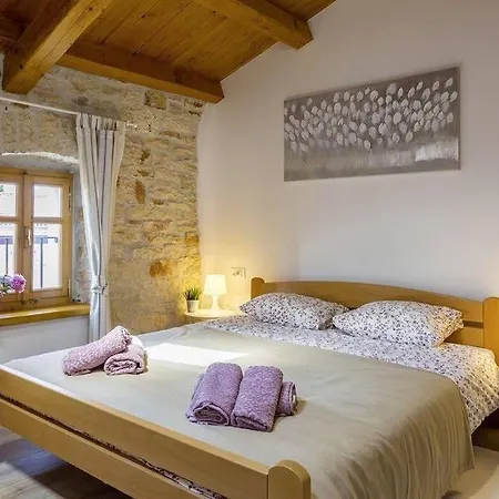 House Kristina **** Vakantiehuis Burići
